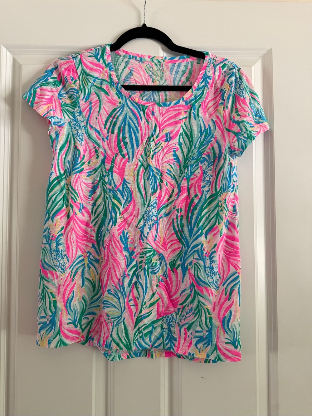 Lilly Pulitzer Pink, Blue & Green Tropical Leaf Short Sleeve Tee